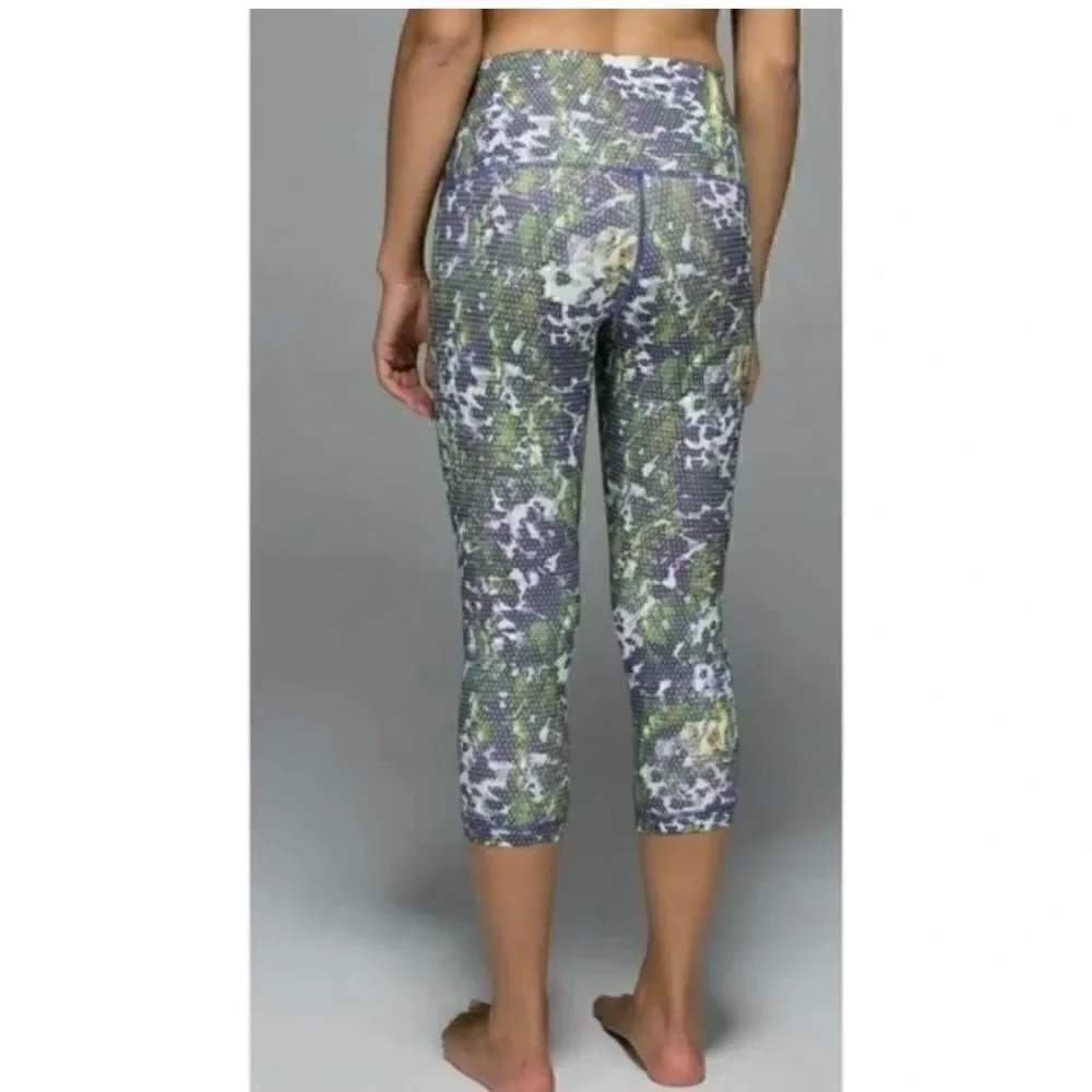 Lululemon High Rise Wunder Under Crop II Roll Down Floral Iris Print size 4